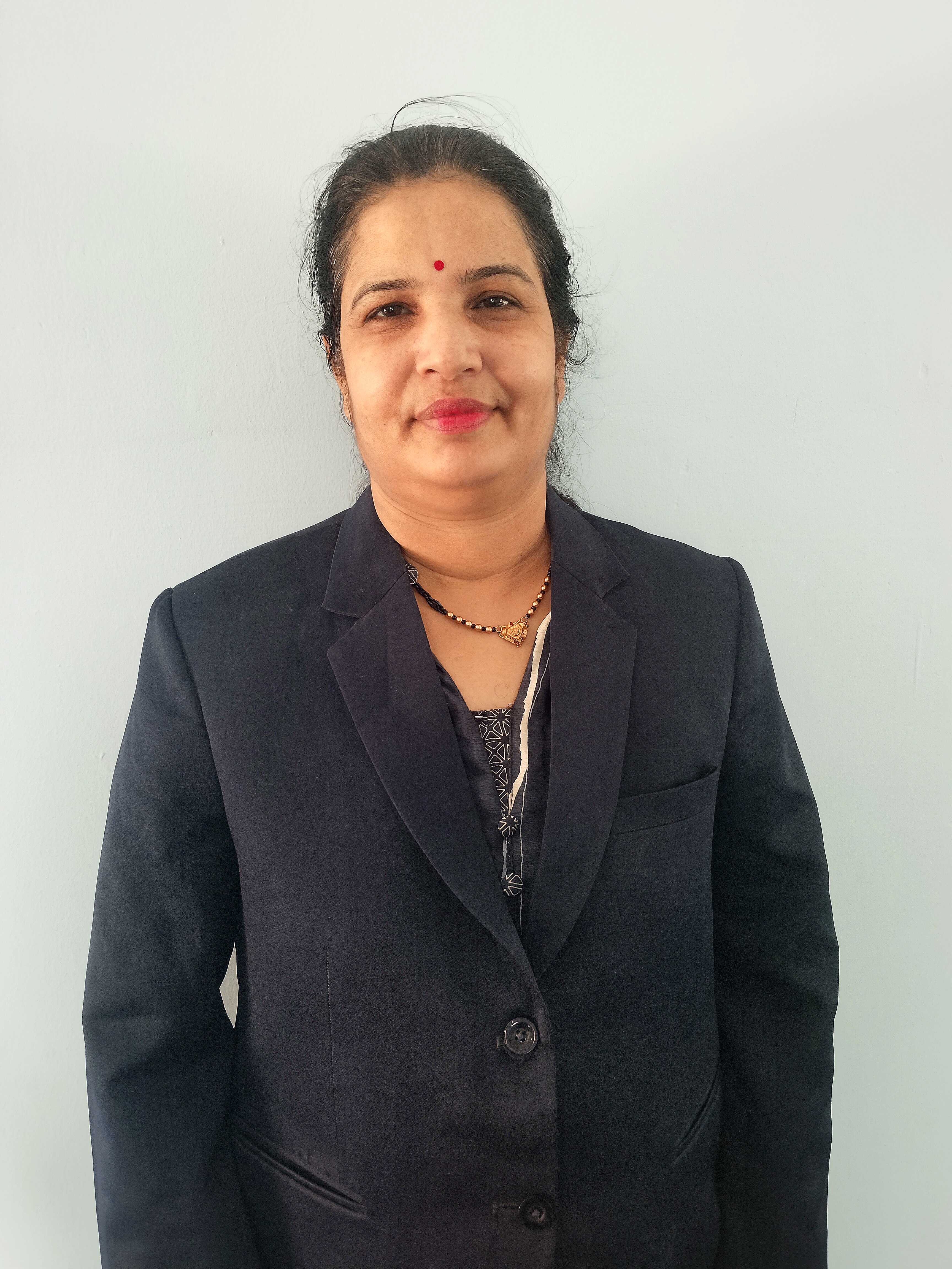 Isha Thakur, Teacher
